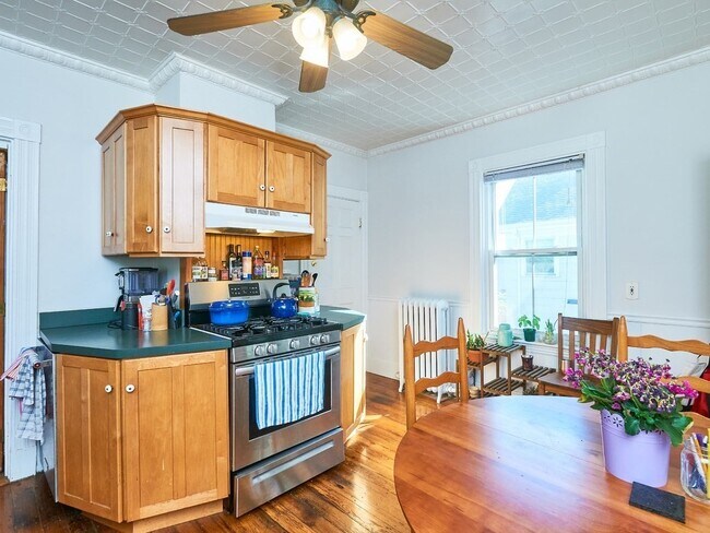 Building Photo - 80 Rice St