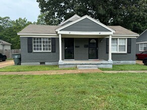 Building Photo - 87 Eastview Dr