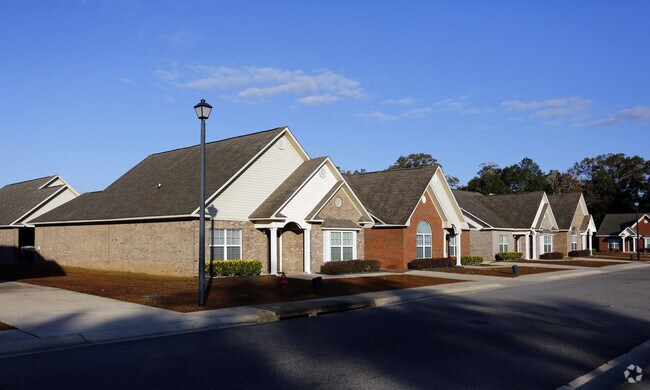 Building Photo - Bennett Pointe