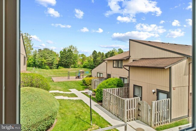 Foto del edificio - 544 Glen Ct