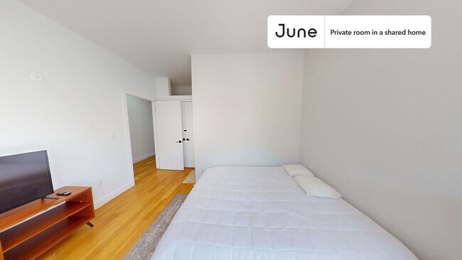 Foto del edificio - Room in Shared 5 bed/3 bath home in Ridgewood