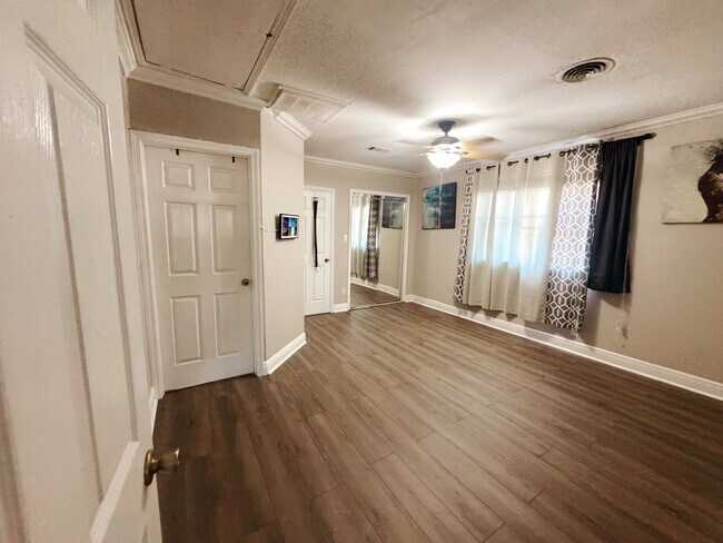 Foto del edificio - 936 Brockenbraugh Ct