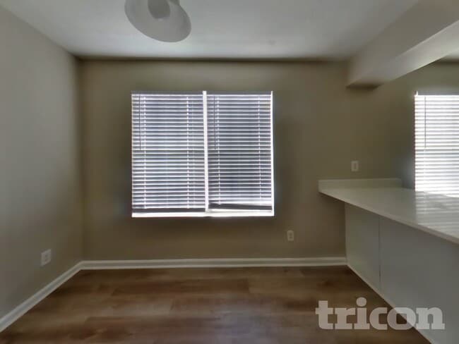 Building Photo - 6591 Anson Ct