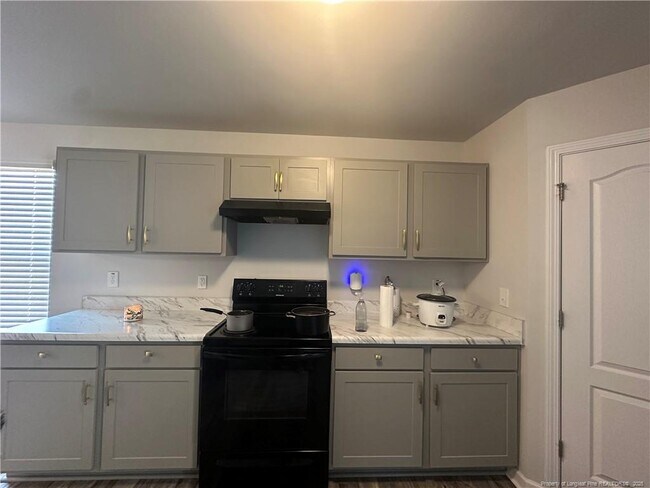 Foto del edificio - 910 Sapphire Stone Ln