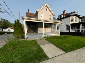 Building Photo - 12 S Wade Ave