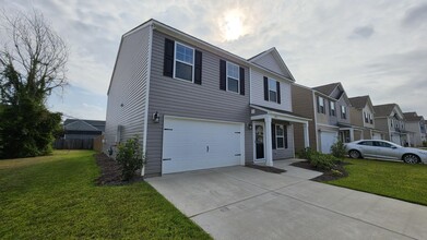 Building Photo - 1773 Camazay Dr