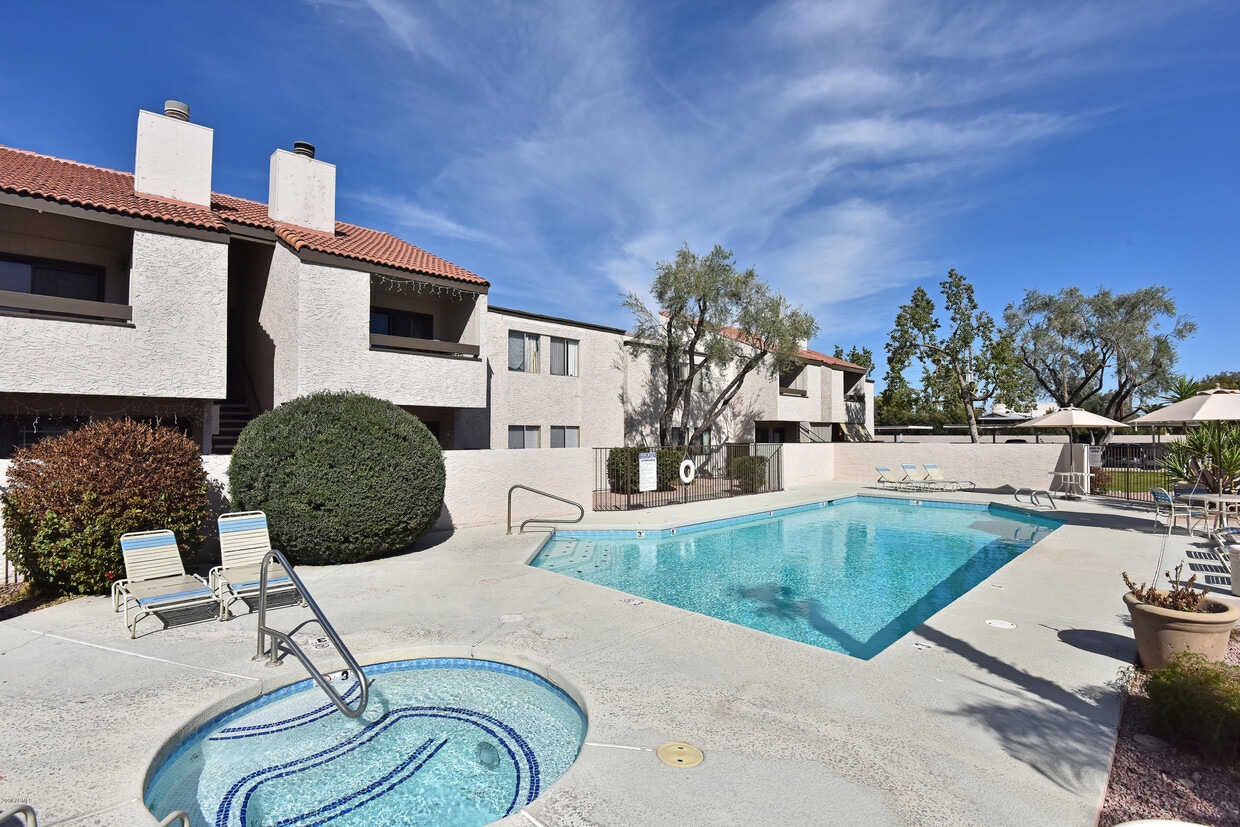 Primary Photo - 2938 N 61st Pl