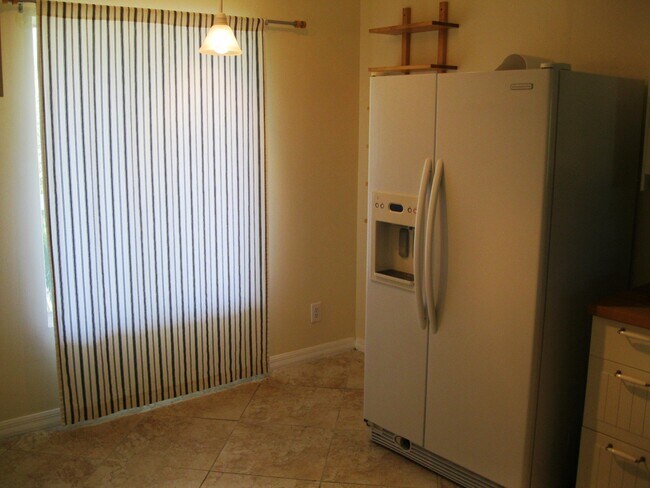 Foto del edificio - 320 NW 67th St