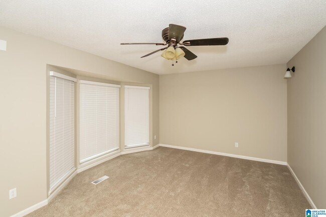 Foto del edificio - 5908 Elizabeth Dr