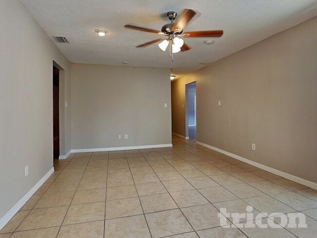 Building Photo - 1928 W Clinton St