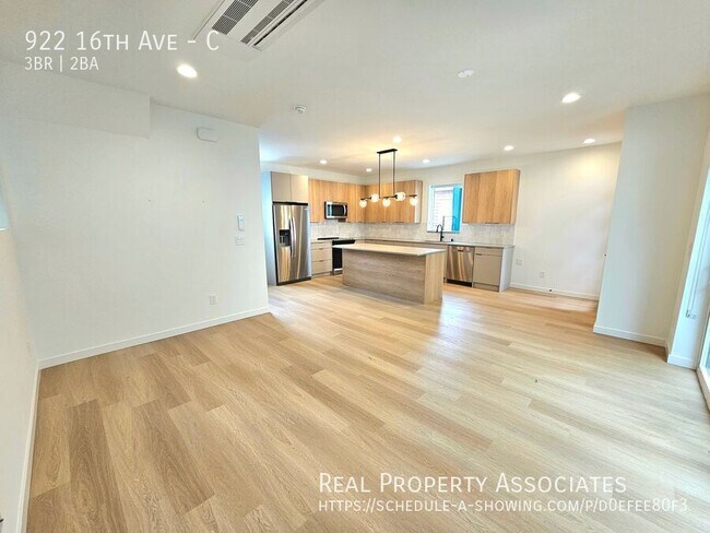 Foto del edificio - 922 16th Ave