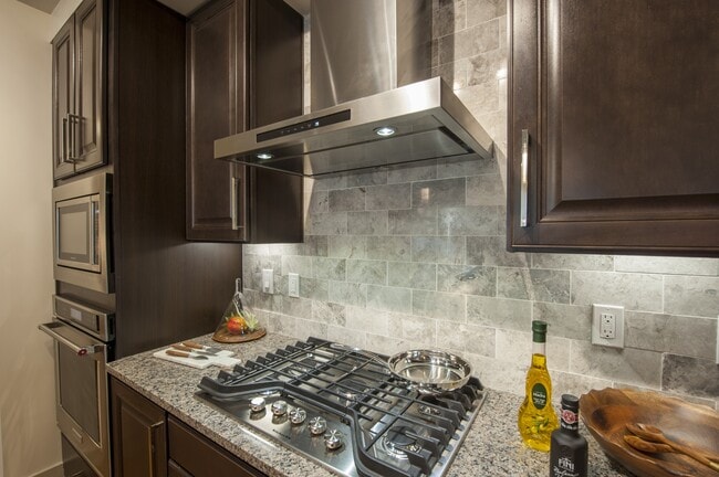 Space-saving stove for urban kitchens - Pearl Residences