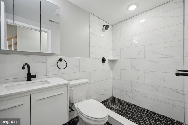 Foto del edificio - 5412 Delancey St