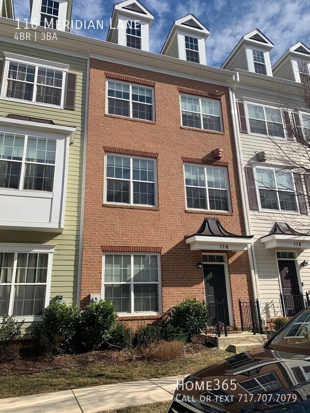 Primary Photo - Stunning Single Family Property - Ready fo...