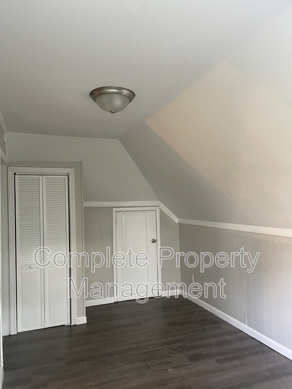 Building Photo - 4317 5th Ct