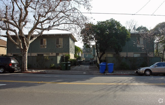 Exterior Photo - 1350 Lincoln Ave