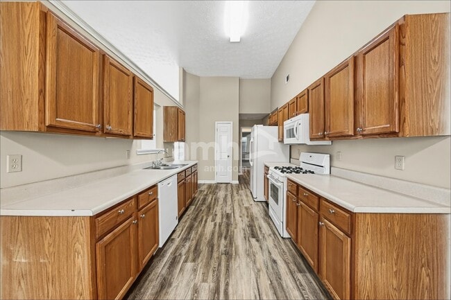 Building Photo - 2143 Andrewood Pl