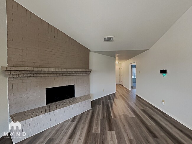 Building Photo - 220 Bonavista Way