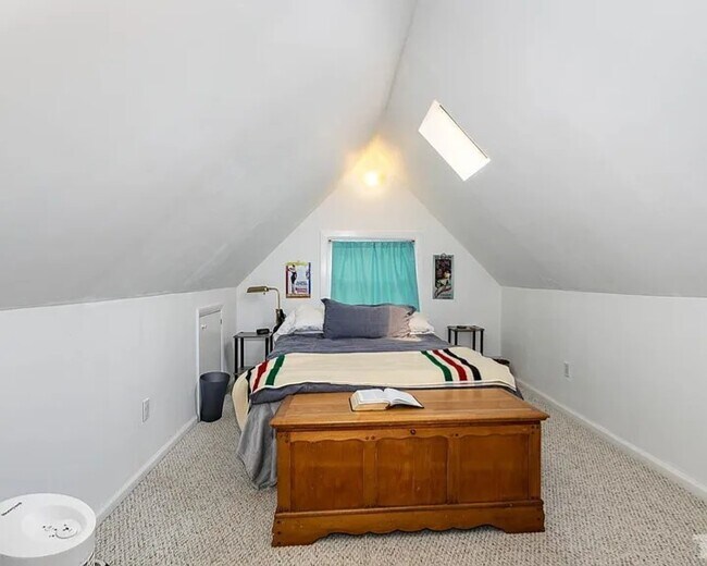 1 dormitorio, planta alta privada - 115 W Woodridge Dr