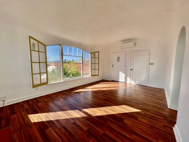 Foto del edificio - 1306 Montana St