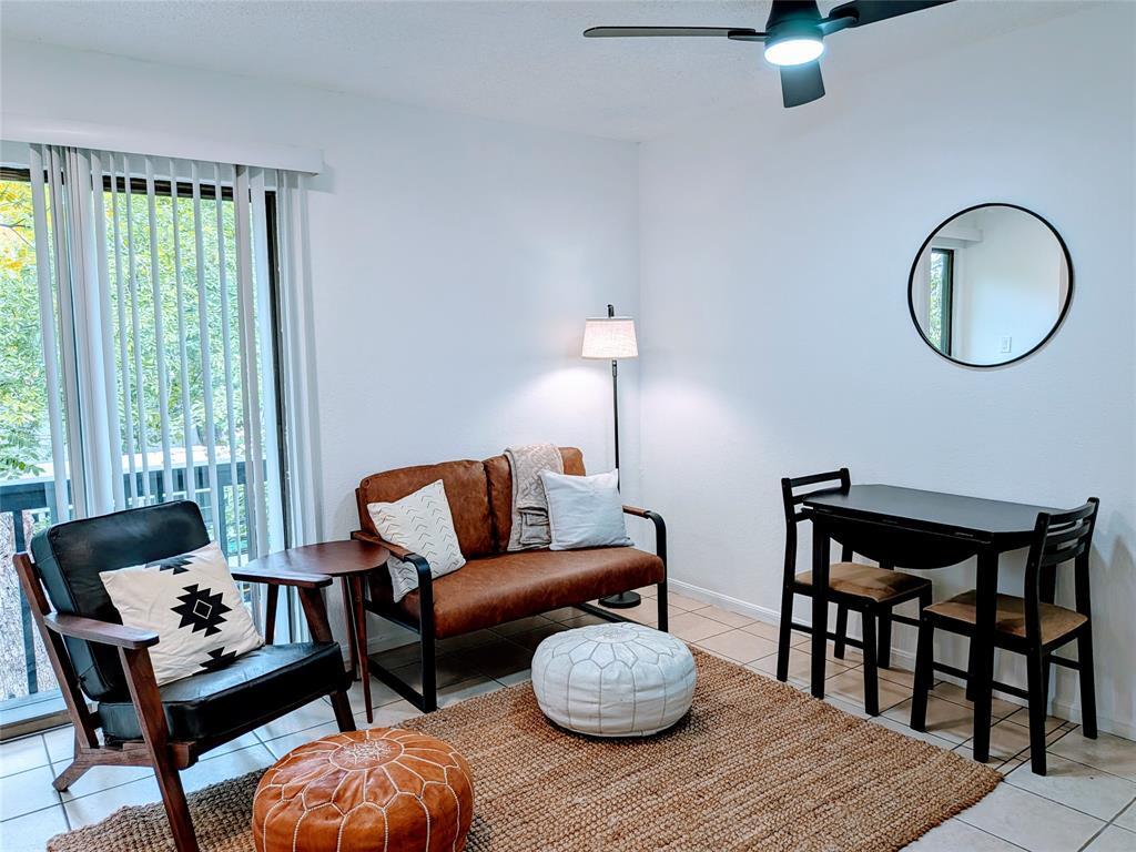 Foto principal - 905 E 51st St