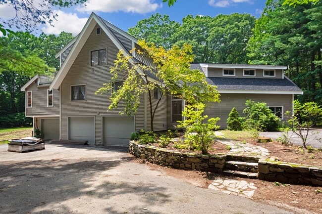 Building Photo - 10 Cold Harbor Dr