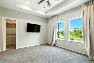 Building Photo - 5105 Ricky St