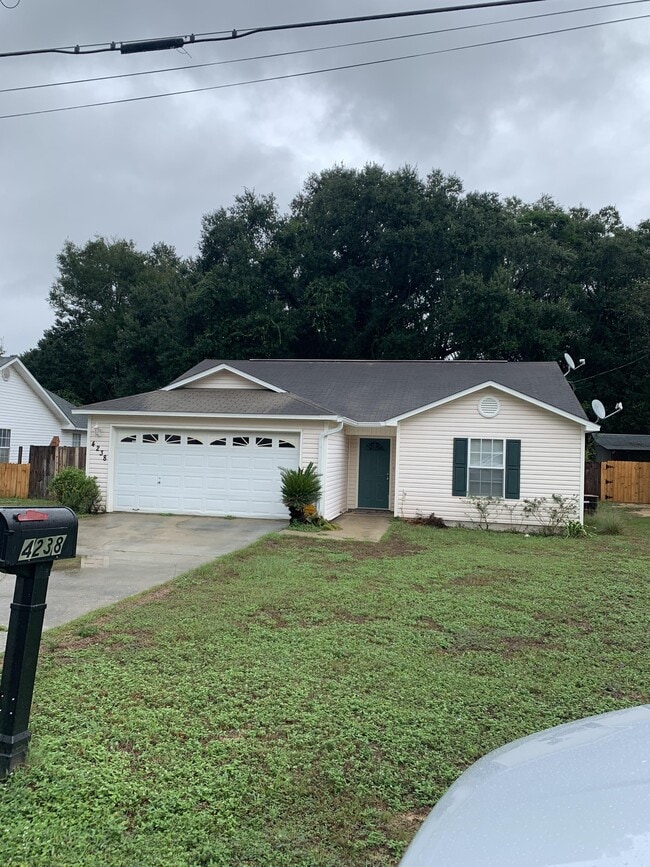 Building Photo - 4238 Castille Ave