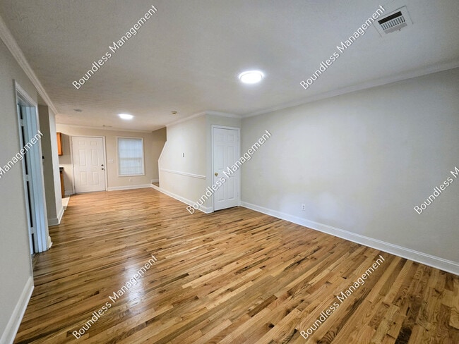 Building Photo - 1687 Thoms Dr NW