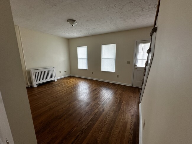 Living Room from kitchen - 58 Lake St