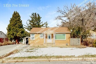 Building Photo - 1310 7th St