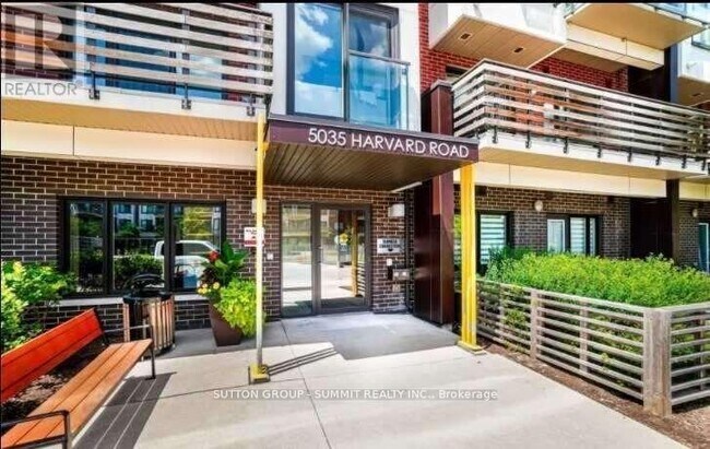 Photo du bâtiment - 5035 Harvard Rd