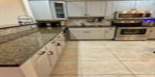 Building Photo - 3725 S Ocean Dr