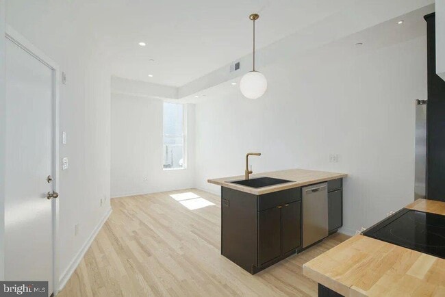 Foto del edificio - 2331 Frankford Ave