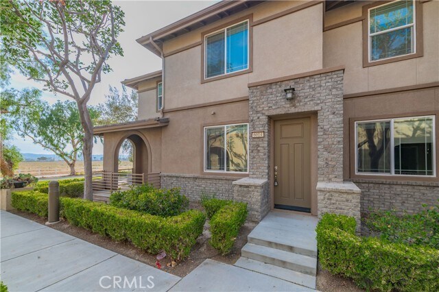 Foto principal - 6014 Eucalyptus Ave