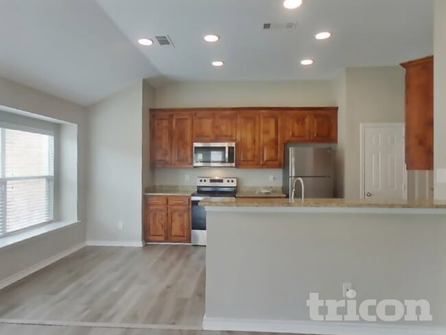 Building Photo - 437 Creek Bend Dr