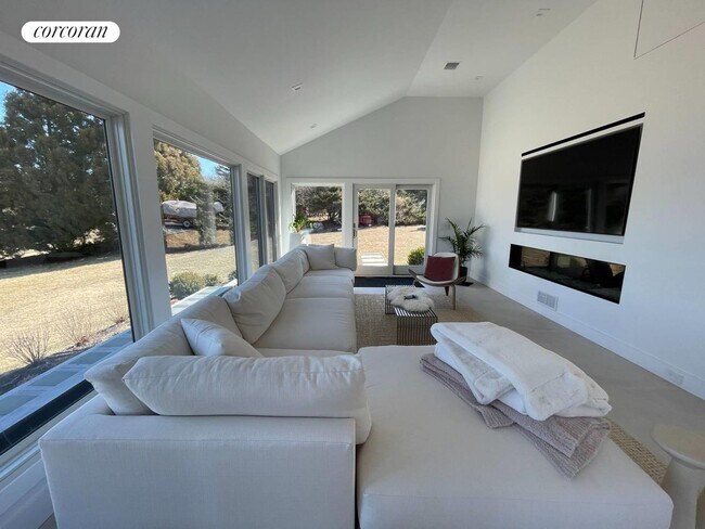 Foto del edificio - 54 Westmoreland Dr
