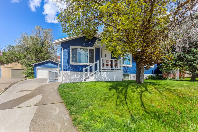 Building Photo - 2910 Orchard Cir