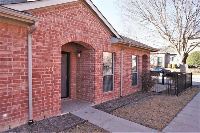 Building Photo - 575 S Virginia Hills Dr