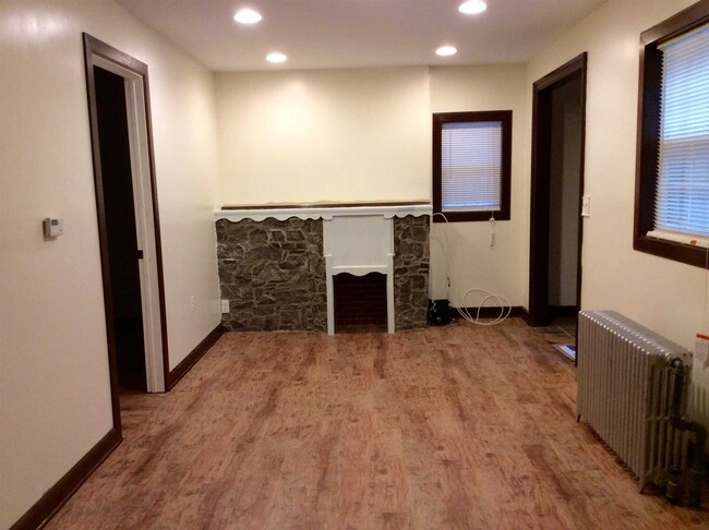 Building Photo - 32 Dorothy Heights