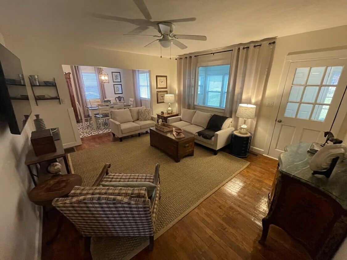 Foto principal - 161 Calhoun Rd