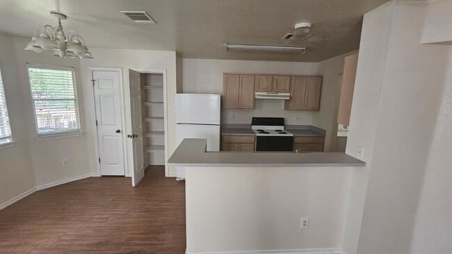 Building Photo - 844-846-846 Sagewood Trail