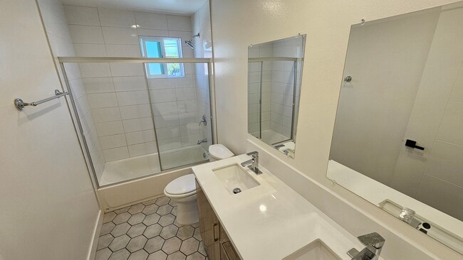 Photo - 339 N Harvard Blvd House