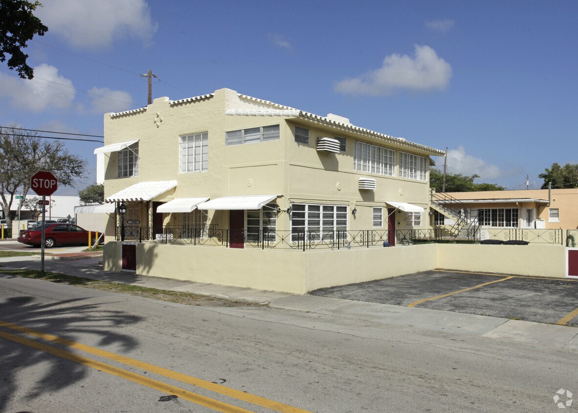 Building Photo - 12289 NE 7th Ave
