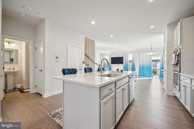 Foto del edificio - 8036 Milltown Cir