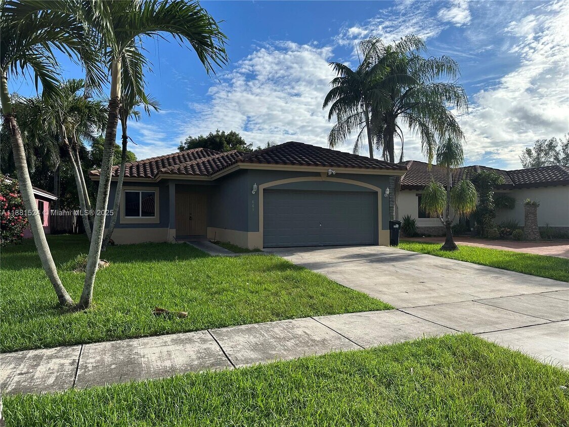 Foto principal - 865 SW 6th St