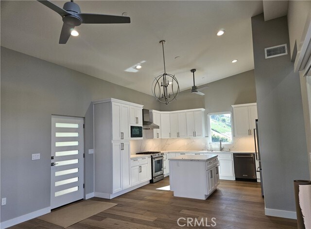 Building Photo - 15 Lantana Pl