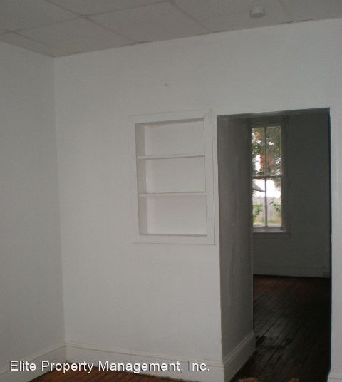 Building Photo - 1 br, 1 bath House - 640 W. Princess St., ...