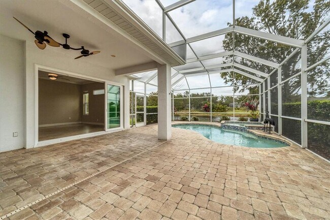 Building Photo - 11709 Clubhouse Dr
