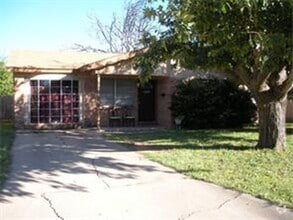 Building Photo - 609 S San Jose Dr